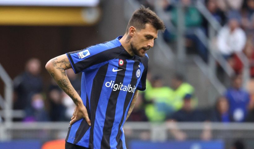 Inter, Acerbi si scusa per l'errore e scatena la reazione dei tifosi