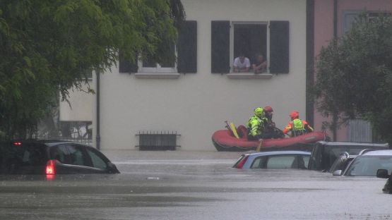 Tifoso del Cesena mette in salvo mamma e figlia nel dramma dell'alluvione in Emilia Romagna