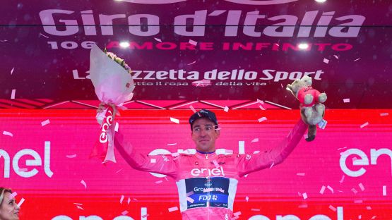 Giro, Armirail sulla maglia rosa: "Una grandissima sorpresa"