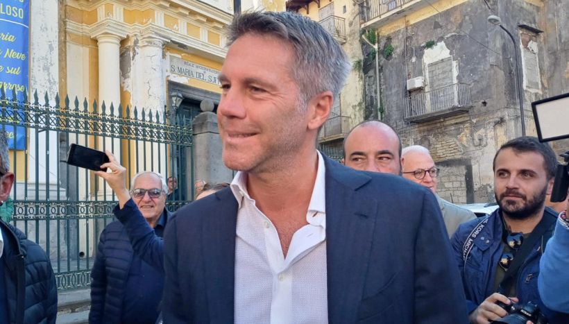 Portici, Emanuele Filiberto: "Qui perché amo il Sud". Ma i tifosi non ci stanno