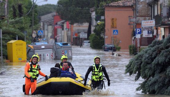 Emergenza maltempo in Emilia Romagna: morti e dispersi. Annullato Gp Imola. Diretta