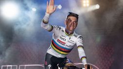 Giro d'Italia, 1a tappa crono: Evenepoel devastante, Ganna risponde