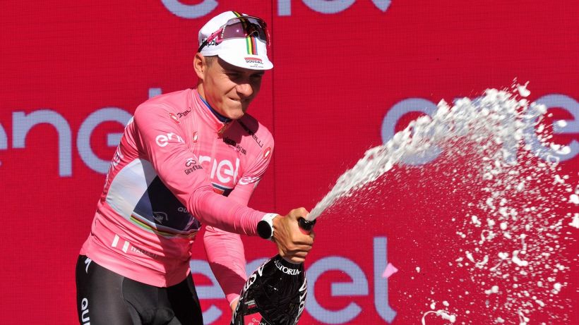 Giro d'Italia 2023: Evenepoel pazzesco, è già in rosa. Piegato Ganna nella crono