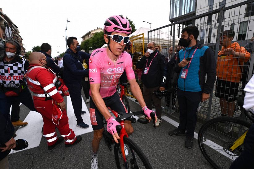 Giro d'Italia, la maglia Rosa Thomas verso le Alpi: "Il morale è alto"