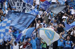 Napoli, lo sfottò alla Juventus diventa virale: sui social si scatena il putiferio