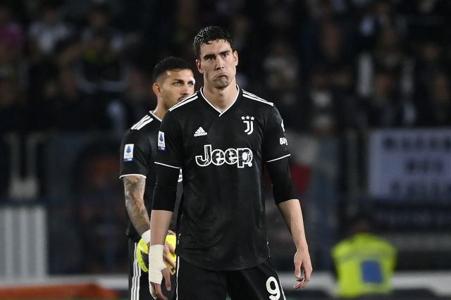 La Juventus crolla due volte: la rabbia dei tifosi contro la Figc non salva Allegri