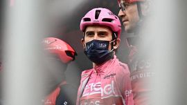 Perché il Covid sta diventando il problema principale del Giro 2023