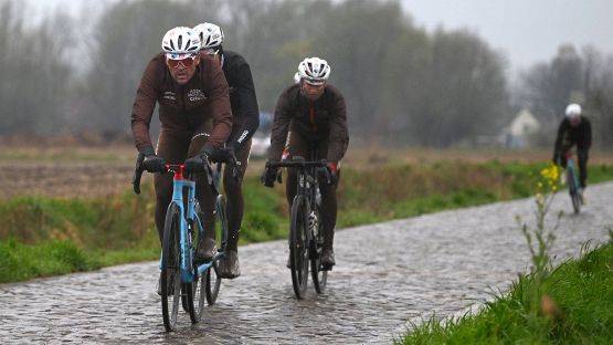 Ciclismo, si ritira Van Avermaet