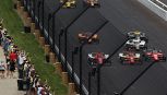 Indy 500 miglia Indianapolis, impatto devastante durante la gara: tragedia sfiorata, pneumatico vola tra gli spalti. Video