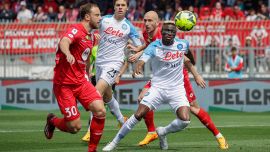 Napoli ko con il Monza, e l'arbitro finisce nel mirino dei tifosi sul web