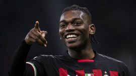 Milan, ufficiale il rinnovo di Leao: 'Lo volevo'. Addio al numero 17?