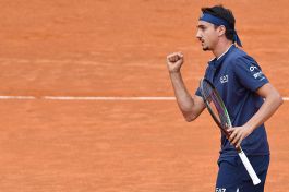 Sonego si prende il terzo turno del Roland Garros: chi è il tennista torinese. Video