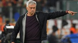 Mourinho esalta la sua Roma: 'Merito dei ragazzi, l'hanno fatto per i tifosi'