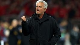 Mourinho: a Roma vogliono fargli una statua, ma incombe il Psg