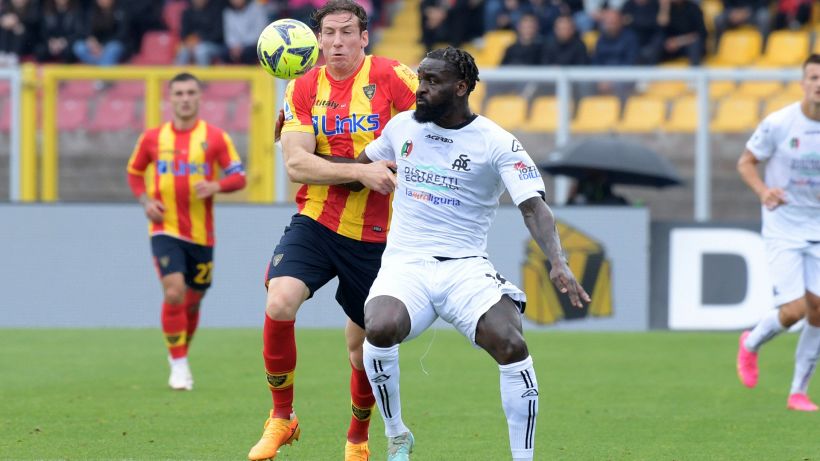 Lecce e Spezia non si fanno male: Cremonese in Serie B. Le pagelle