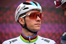 Giro d'Italia, schermaglie sul 'caso' Evenepoel