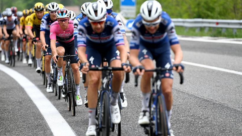 Giro d'Italia, Evenepoel felice anche senza Maglia Rosa