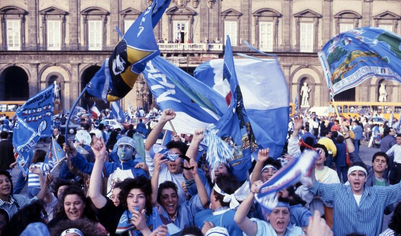 Napoli, Tifosi preoccupati per il silenzio di Adl: bufera sul web