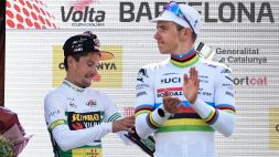 Giro d'Italia, iniziano le schermaglie Evenepoel-Roglic