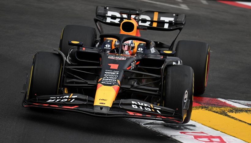 F1, GP Spagna: Verstappen domina, Mercedes sul podio. Sainz salva la Ferrari, deriva Leclerc