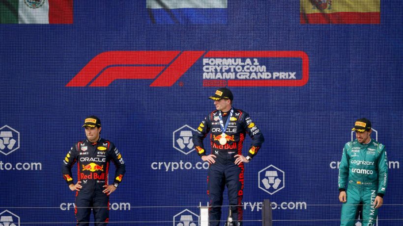 F1, Verstappen accetta i fischi