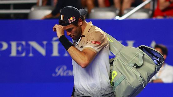 Matteo Berrettini in lacrime, brutto ko al rientro: Lorenzo Sonego lo travolge