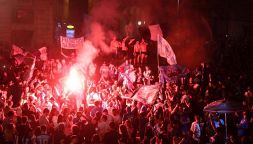 Napoli si prepara alla festa Scudetto: maxischermi in città e in tutta la provincia, Buongiorno suona la carica