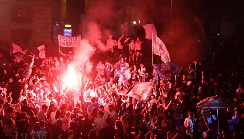 Napoli si prepara alla festa Scudetto: maxischermi in città e in tutta la provincia, Buongiorno suona la carica