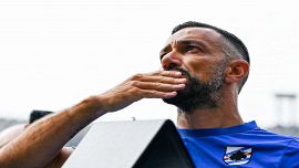 Le lacrime di Quagliarella per l’omaggio del Maradona: fotogallery