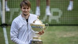 Finale ATP 500 Halle Bublik batte Rublev in tre set