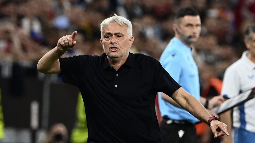 Roma, Mourinho: "Mai così orgoglioso. L'arbitro sembrava spagnolo". Poi l'annuncio sul futuro