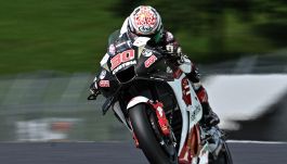 MotoGp, incidente terribile per Nakagami durante le seconde libere: moto annientata. Raul Fernandez in mezzo alla pista