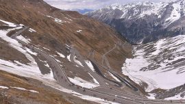 Clamoroso al Giro Next Gen: 24 corridori squalificati per traino. Coppolillo: 'Provo imbarazzo, figuraccia mondiale”