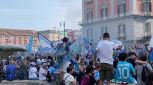 Scudetto Napoli, centro e Piazza del Plebiscito invasi dai tifosi