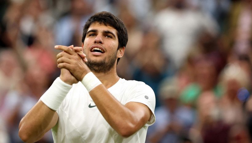 Wimbledon: Alcaraz fa l'unica cosa giusta dopo la sfida contro Berrettini, per questo non può interrompere quell'applauso