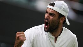 Wimbledon: Melissa Satta e Berrettini, quel cinque che equivale a un atto di resistenza agli haters. Insieme contro Alcaraz