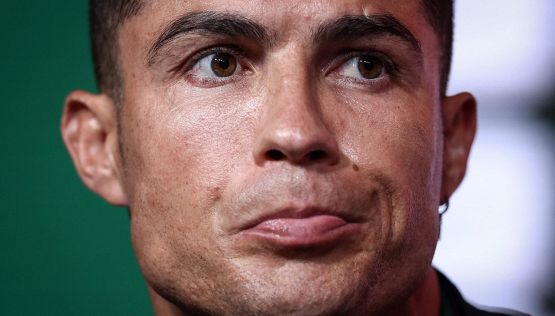 Ronaldo sbaglia numero e risponde una modella, ecco cosa è successo