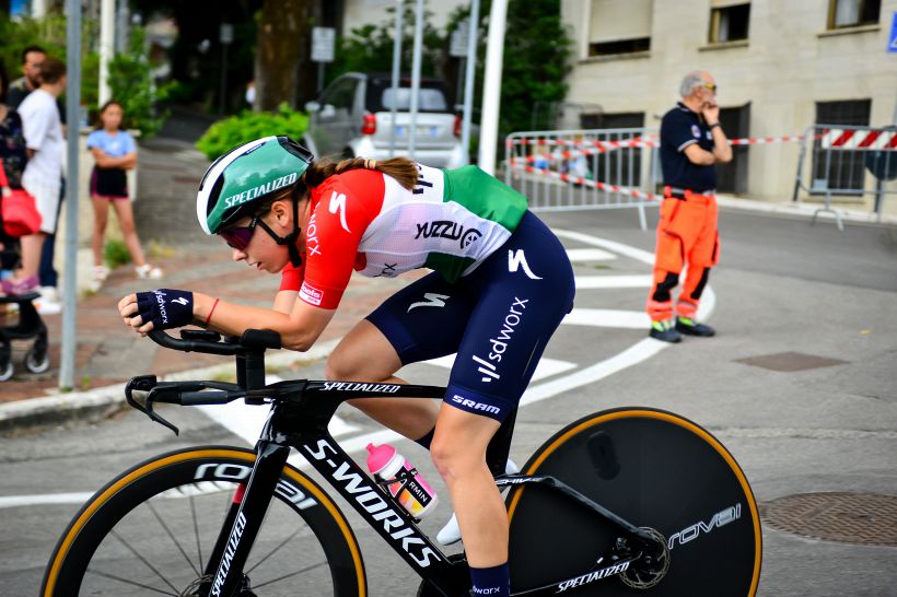Elisa Longo Borghini si ritira dal Giro d'Italia. La terribile caduta e il tweet: "Ci vediamo al Tour"