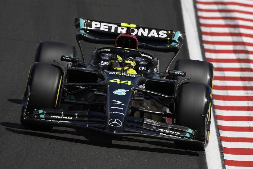 F1 Gp Ungheria: Hamilton torna re, pole per 3 millesimi su Verstappen. Delusione Ferrari, Leclerc 6°, Sainz fuori in Q2