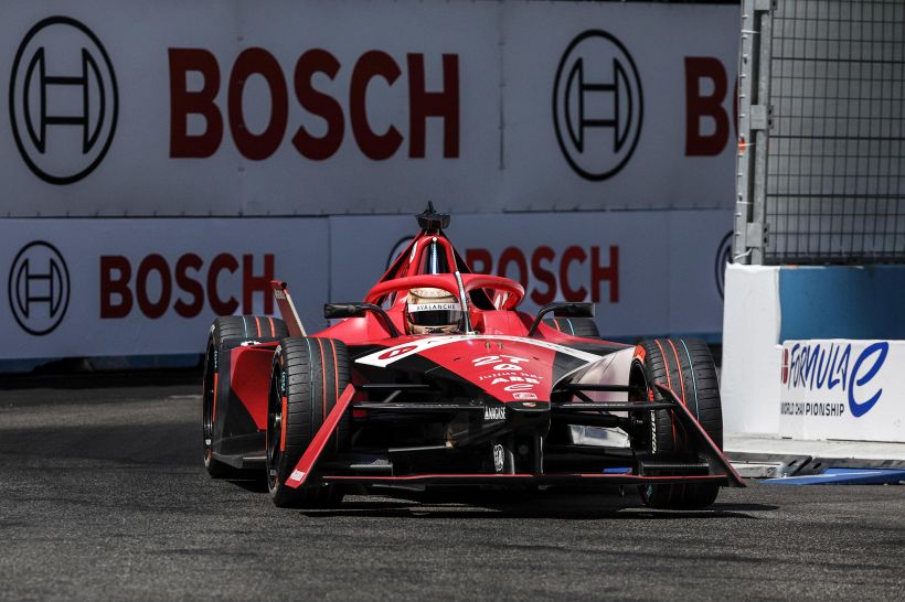 Formula E, Roma ePrix: trionfa Dennis, disastro clamoroso per Cassidy e Evans. Mondiale apertissimo