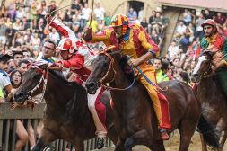 Palio di Siena 2023 tutti contro Tittia: la Selva è la grande favorita