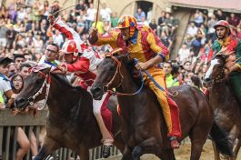 Palio di Siena 2023 tutti contro Tittia: la Selva è la grande favorita