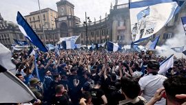 Verona-Napoli, il web ritrova i campioni ma il gesto di Kvara scatena la bufera