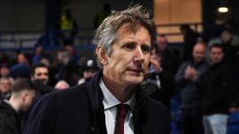 Van der Sar prova l'ultima parata: il pallonetto di Totti, cadute e risalite del portiere