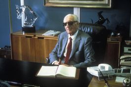 F1, 35 anni senza Enzo Ferrari. Le immagini storiche del Drake