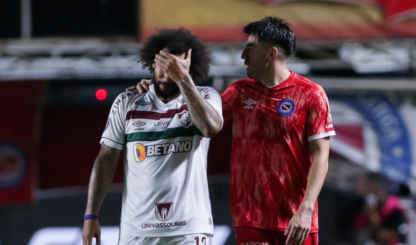 Libertadores: l’ex Real Marcelo da horror, spezza gamba all’avversario e poi scoppia in lacrime