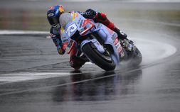 MotoGP, rivivi la Sprint Race del GP di Gran Bretagna a Silverstone: la cronaca