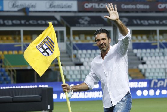 Buffon, addio al calcio: il tributo del web tra commozione e gratitudine