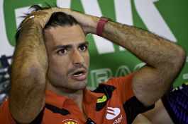 F1 Gp Qatar, tegola Ferrari: Sainz non prende il via della gara, il motivo è sconcertante. Web in delirio