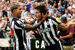 Tonali, debutto show al Newcastle: esordio con gol in sforbiciata e “manita” all’Aston Villa